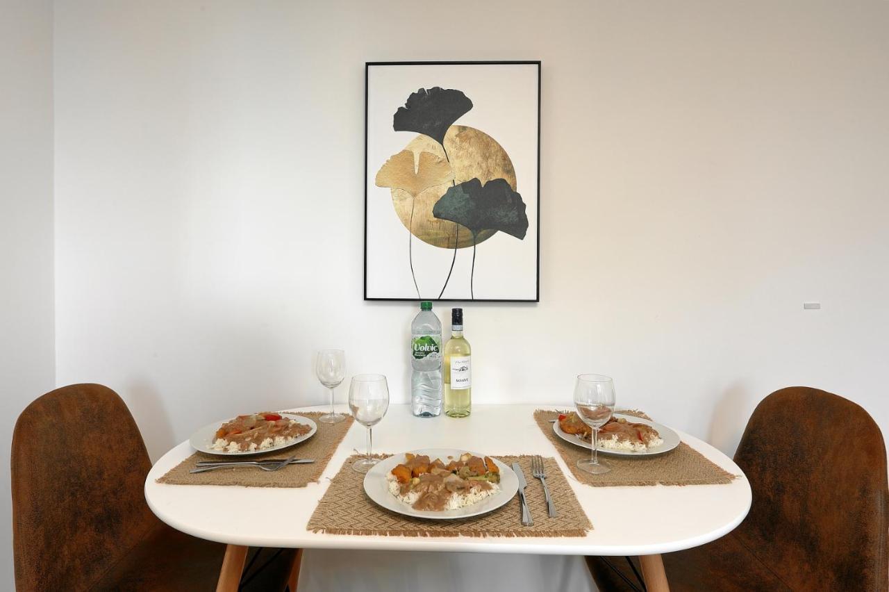 Stay&Dream - 75M² - Two Bedrooms - Kitchen - Netflix Essen Extérieur photo